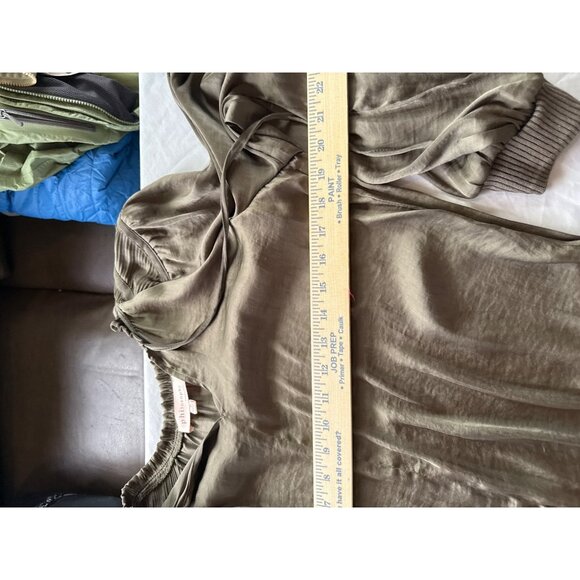 Philosophy Olive Tie Neck Blouse Sz M Long Sleeve Pleated Shoulder Office Career - Picture 6 of 6
